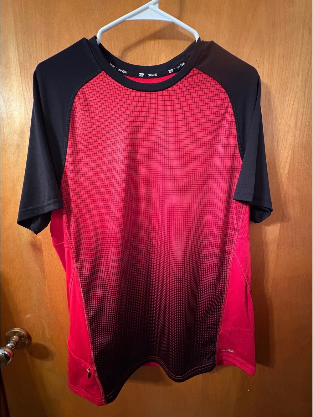 Tek Gear DryTek Men's Medium Red and Black Athletic Shirt